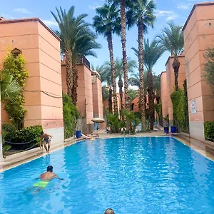  Pensión Kamal De Luxe Avec Jacuzzi Et Trois Piscines Au Coeur De Marrakech (adults Only)